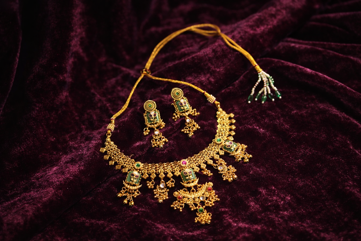 Regal Antique Gold Heritage Necklace Set.