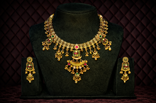 Regal Antique Gold Heritage Necklace Set.